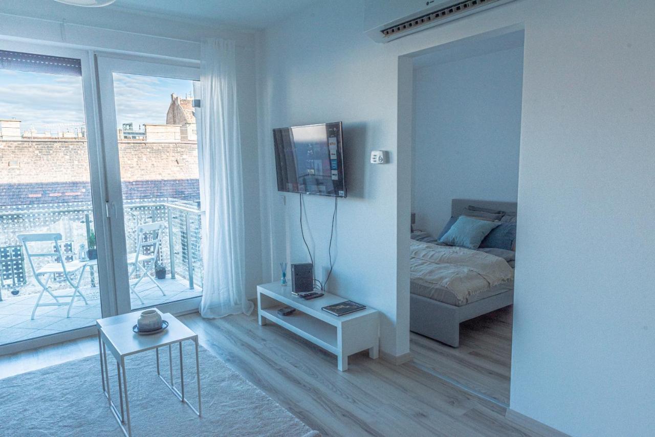 Dob36 Apartment With Free Private Parking And Balcony Budapest Eksteriør bilde
